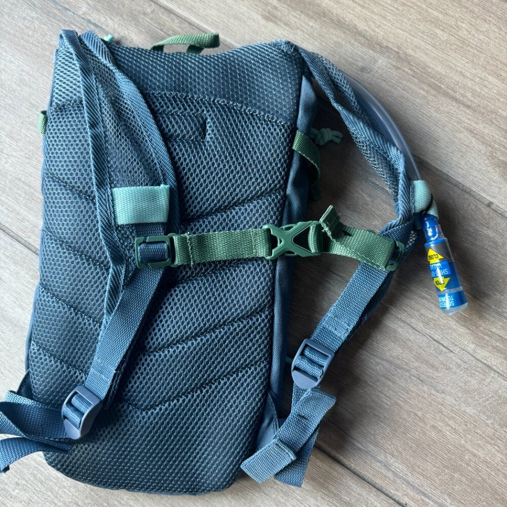 NWT Outdoor Products 3.5L Hydration Backpack Blue - Picture 4 of 6